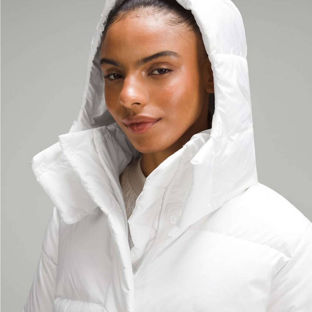 Lululemon Athletica White Puffer Jacket with Cropped Design - Picture 3 of 16